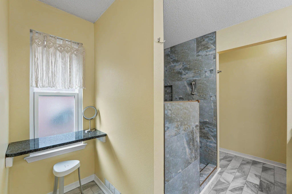 35 of 45 - 1739 Ivalea Circle, Navarre, FL