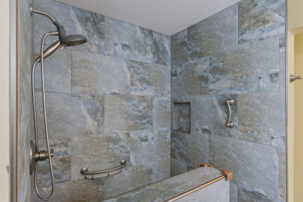 37 of 45 - 1739 Ivalea Circle, Navarre, FL