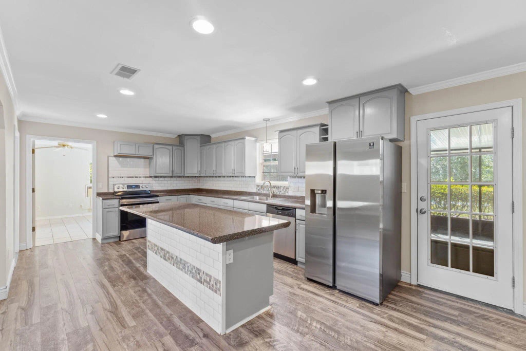 12 of 52 - 20 Hickory Avenue, Shalimar, FL