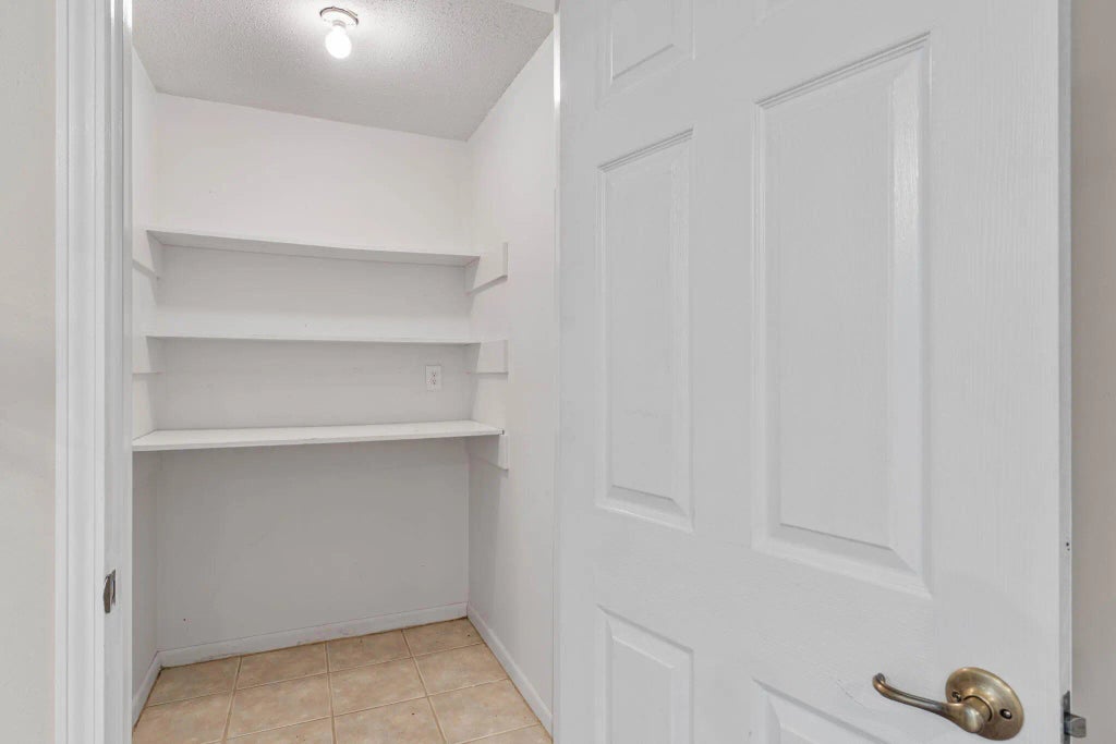 28 of 52 - 20 Hickory Avenue, Shalimar, FL