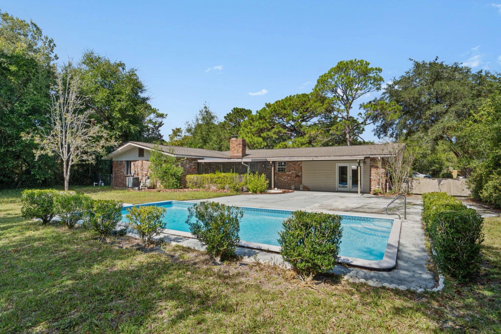37 of 52 - 20 Hickory Avenue, Shalimar, FL