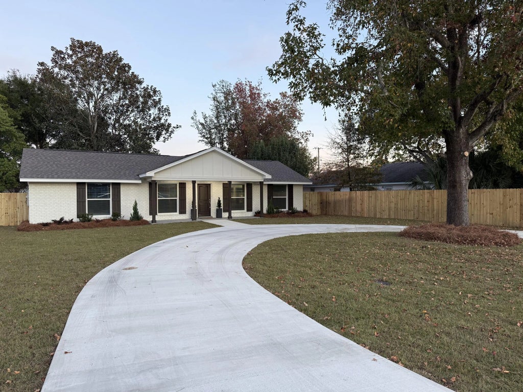 1 of 15 - 333 Woodland Avenue, Mary Esther, FL