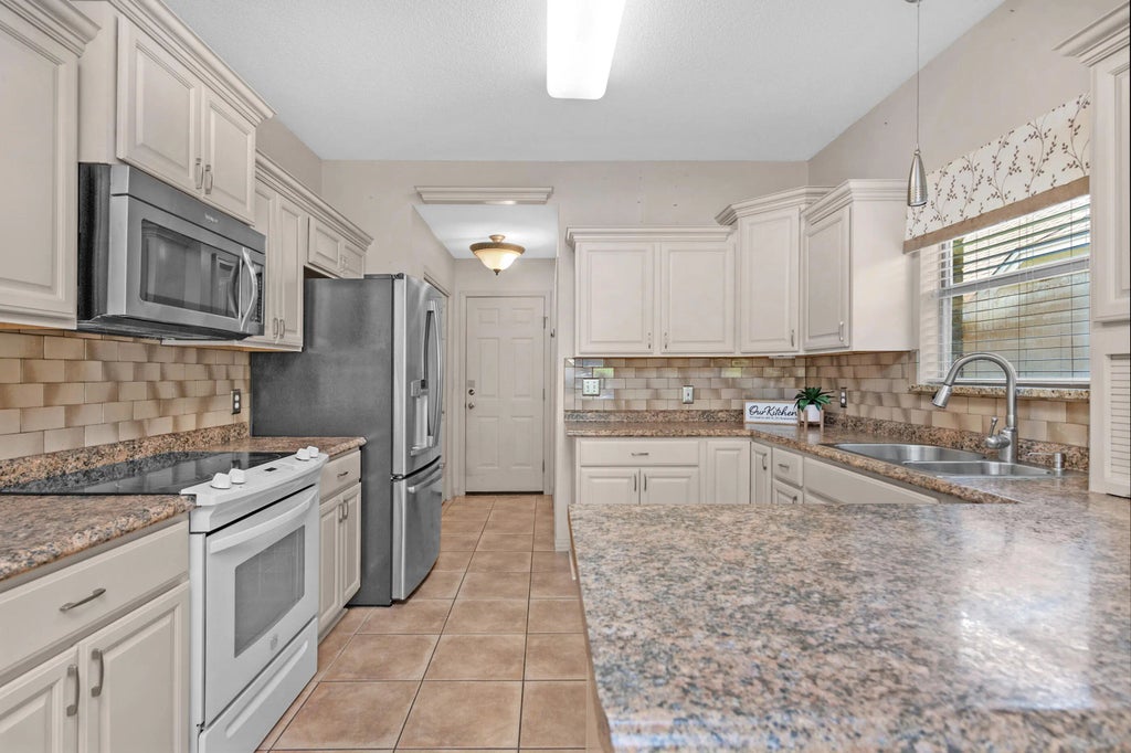 3 of 39 - 924 Shalimar Point Drive, Shalimar, FL