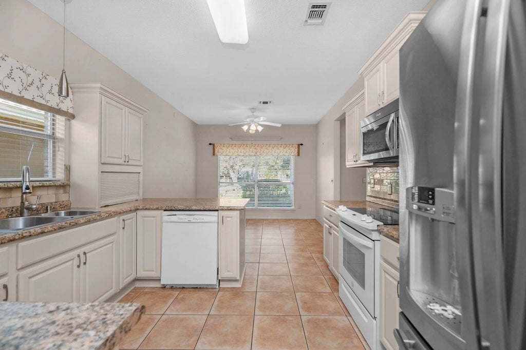 5 of 39 - 924 Shalimar Point Drive, Shalimar, FL