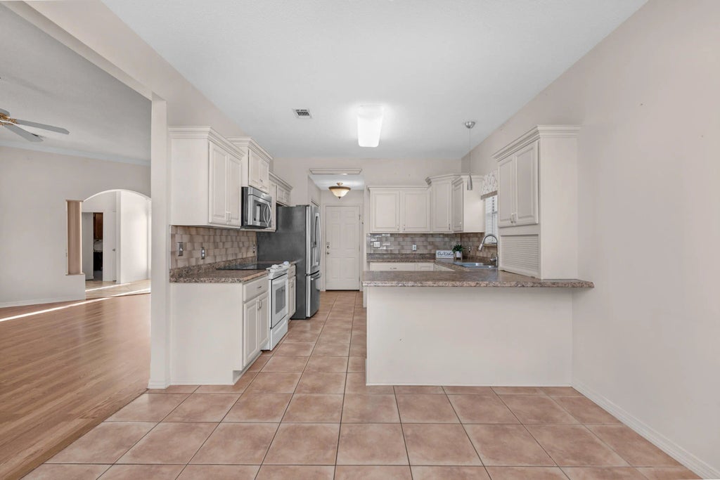 8 of 39 - 924 Shalimar Point Drive, Shalimar, FL