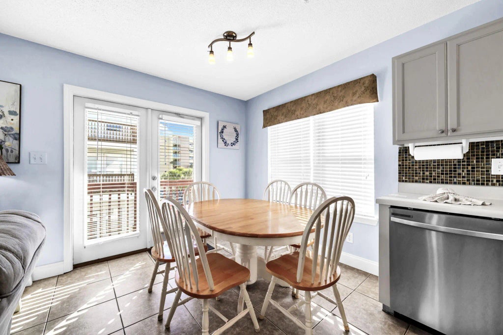 8 of 44 - 2003 Devmor Court 1c, Fort Walton Beach, FL