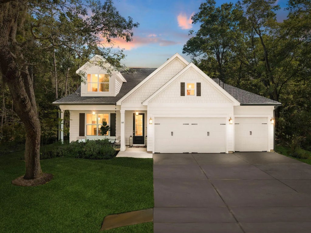1 of 39 - 160 N J Hunter's Way, Freeport, FL