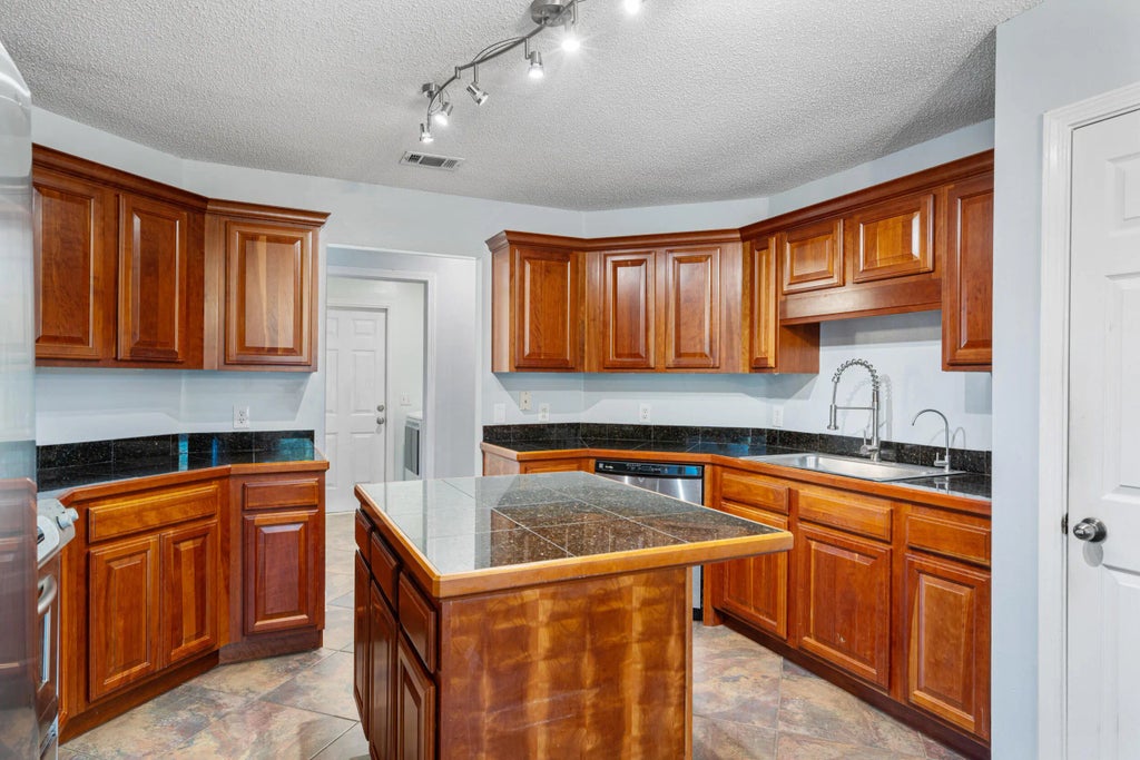 12 of 38 - 7933 Skyview Boulevard, Navarre, FL
