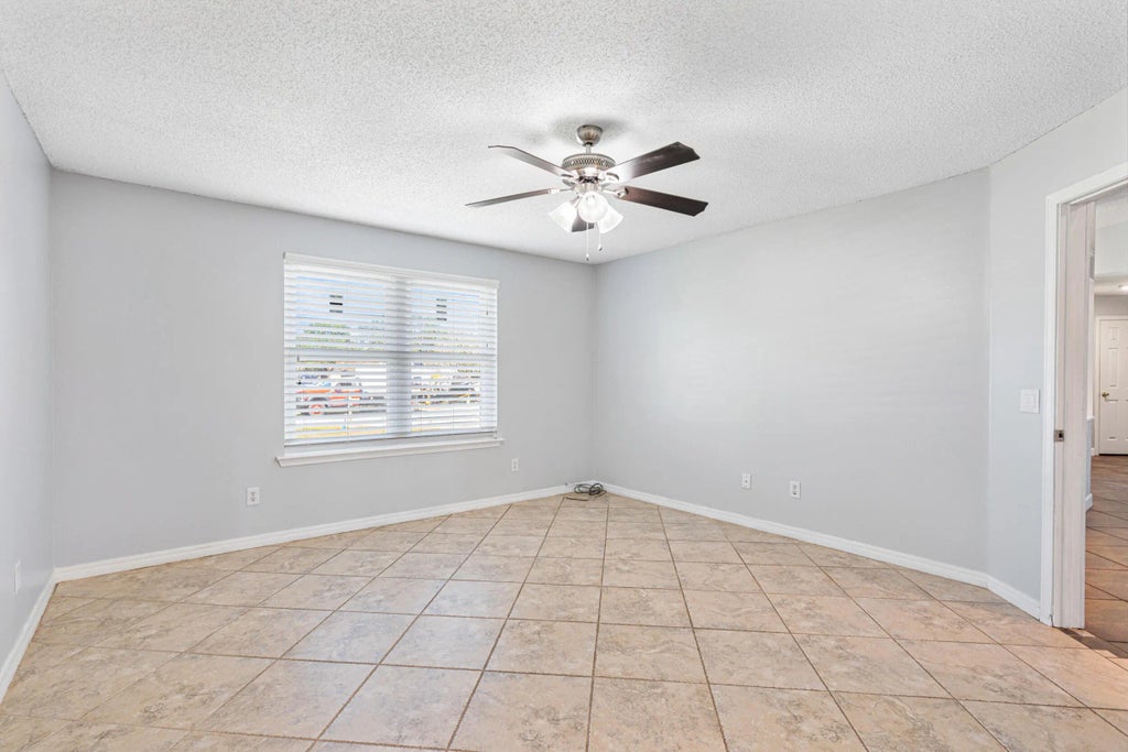 13 of 38 - 7933 Skyview Boulevard, Navarre, FL