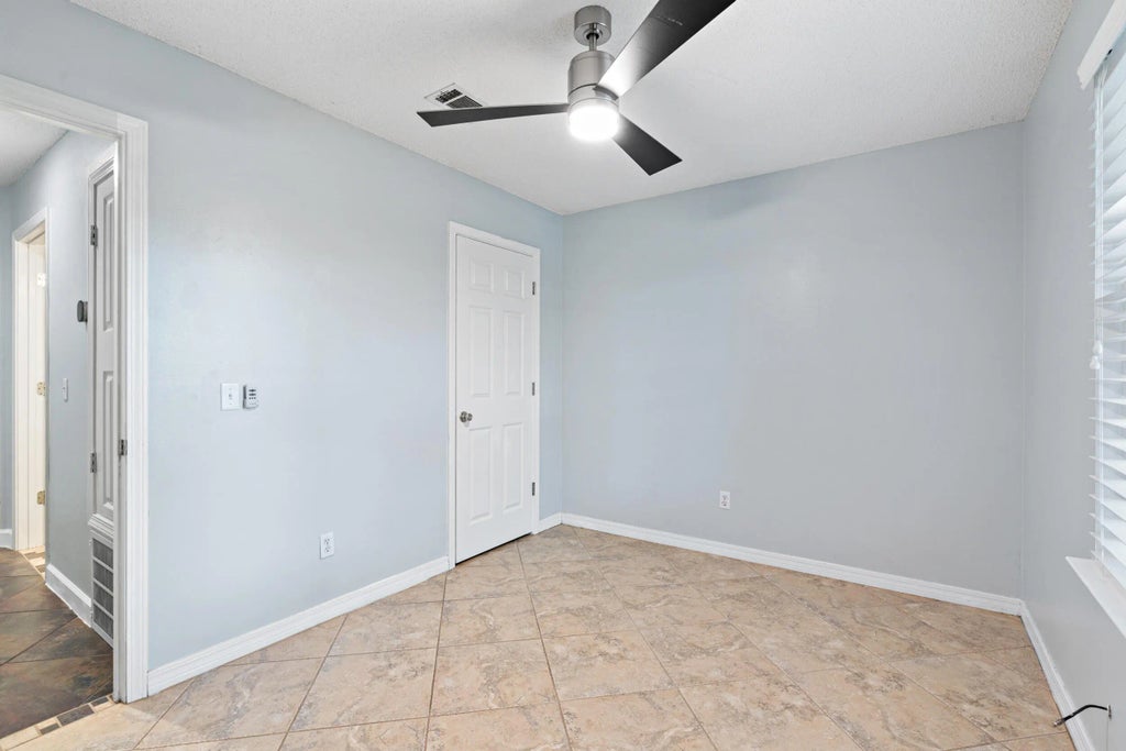18 of 38 - 7933 Skyview Boulevard, Navarre, FL