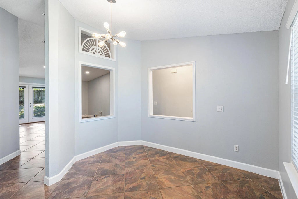 4 of 38 - 7933 Skyview Boulevard, Navarre, FL