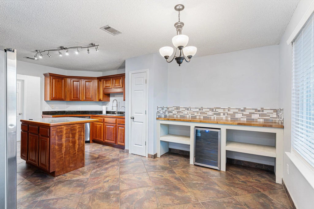 8 of 38 - 7933 Skyview Boulevard, Navarre, FL