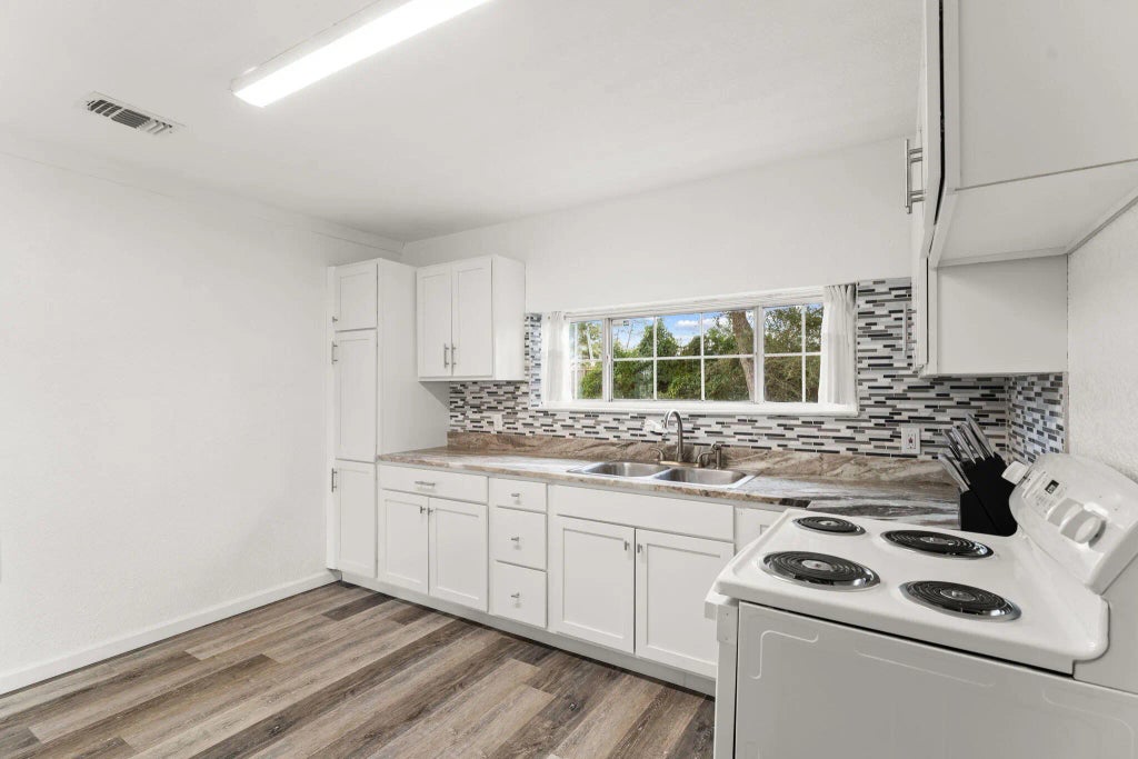 17 of 43 - 213 S Berthe Avenue, Panama City, FL