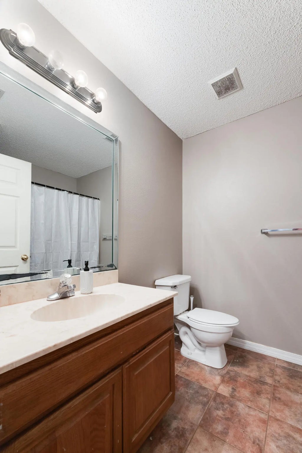 8 of 19 - 203 8th Avenue, Crestview, FL