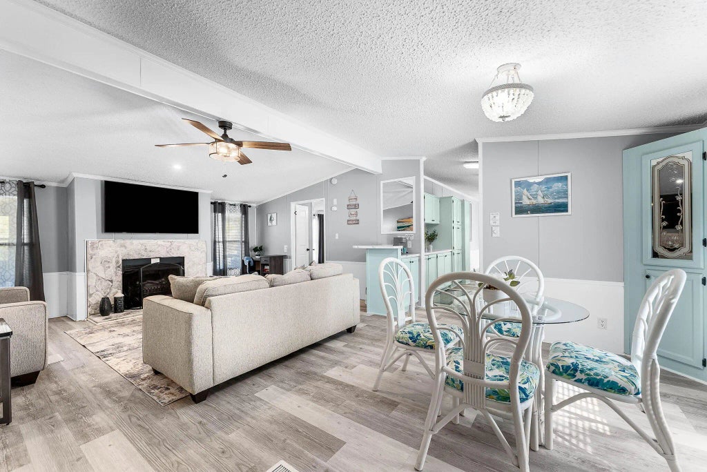 4 of 34 - 688 Malaga Place, Panama City Beach, FL