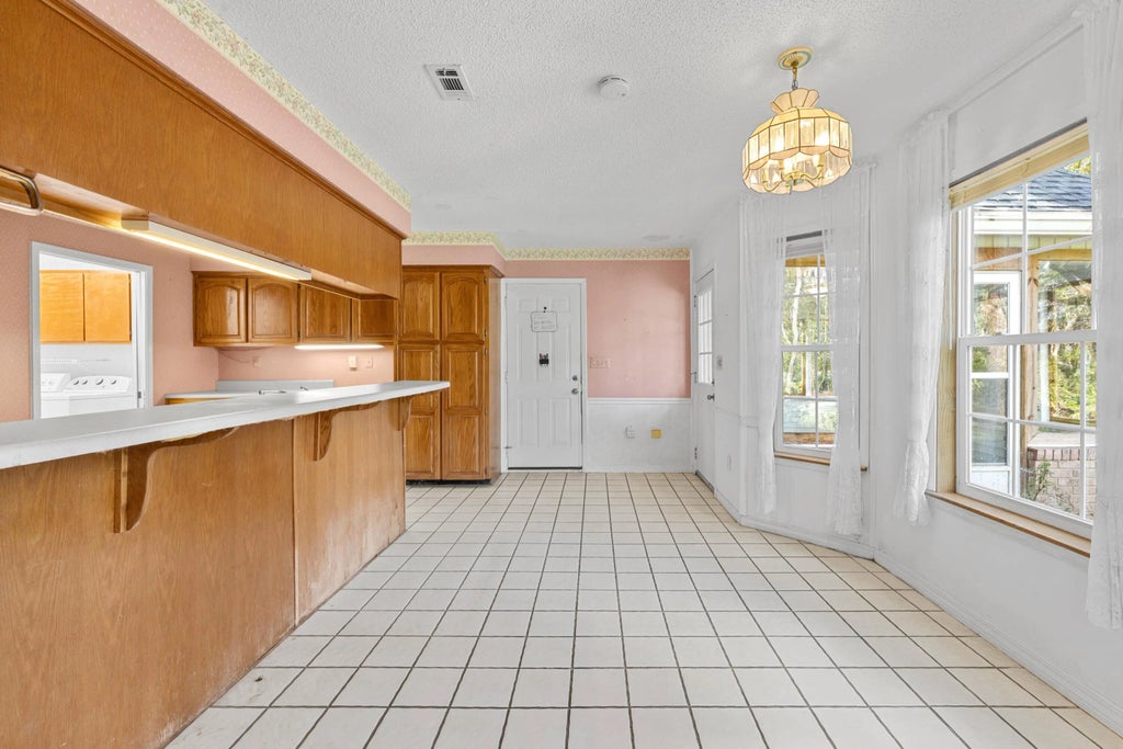 18 of 75 - 305 W Windward Cove, Niceville, FL