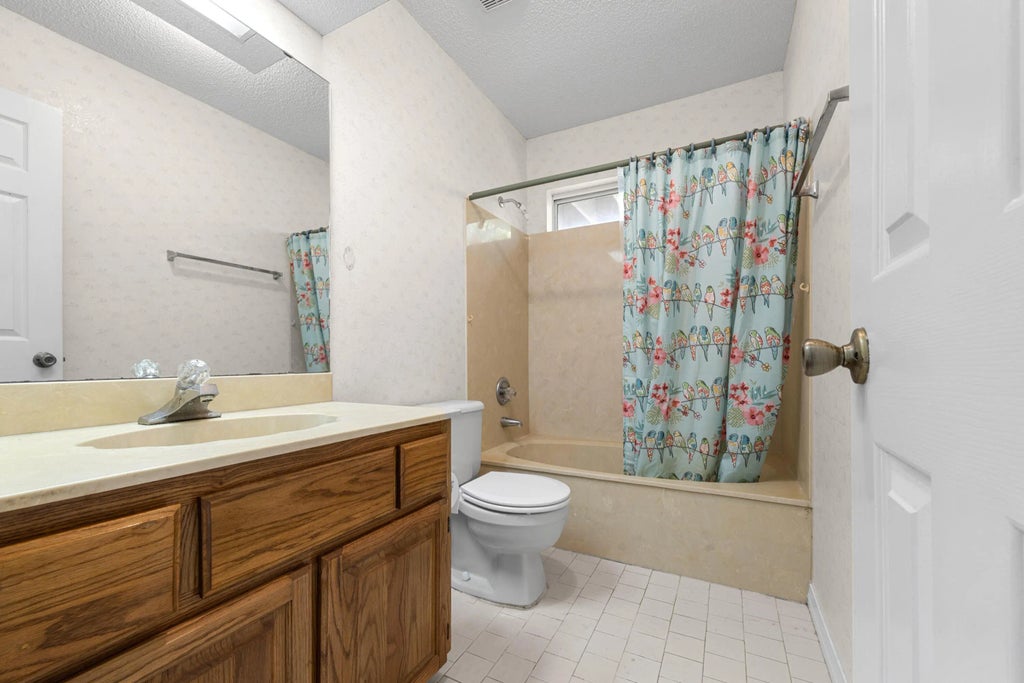 34 of 75 - 305 W Windward Cove, Niceville, FL