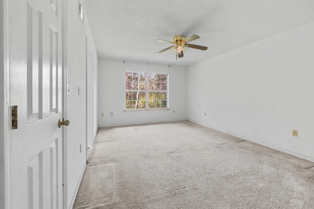 37 of 75 - 305 W Windward Cove, Niceville, FL