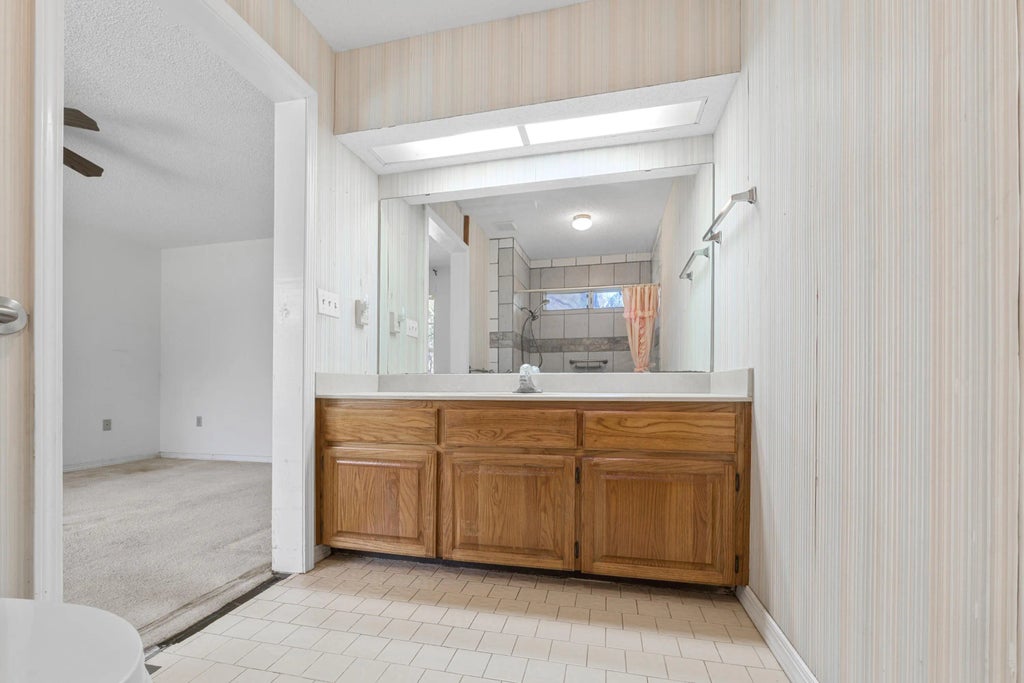 40 of 75 - 305 W Windward Cove, Niceville, FL