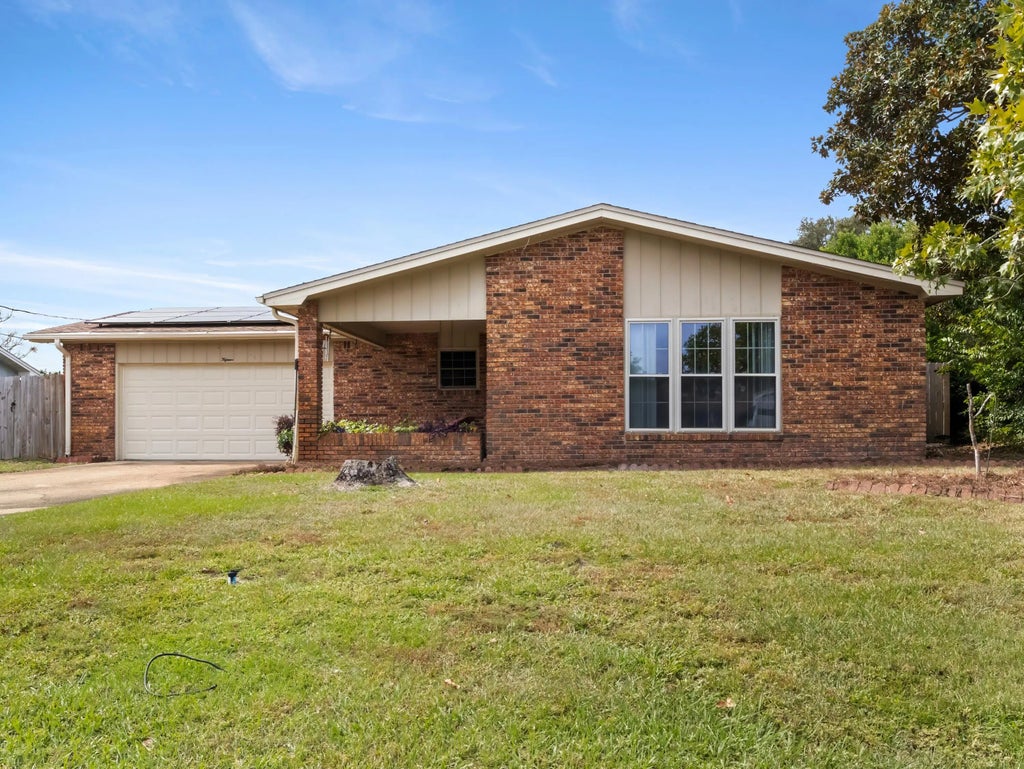 1 of 39 - 15 W Casa Loma Drive, Mary Esther, FL