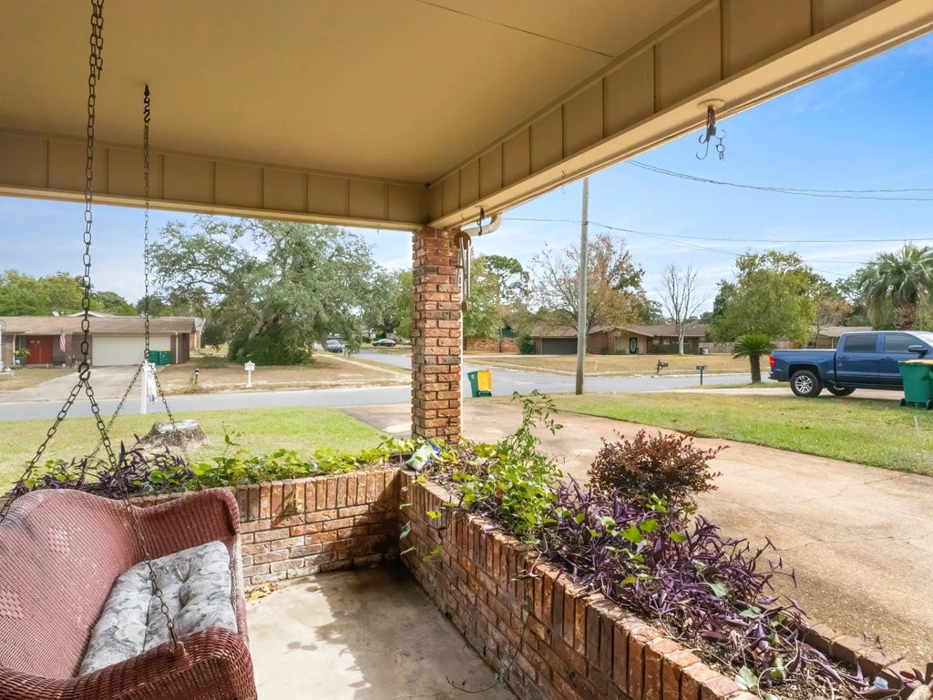 6 of 39 - 15 W Casa Loma Drive, Mary Esther, FL