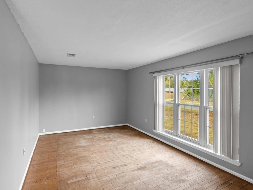 8 of 39 - 15 W Casa Loma Drive, Mary Esther, FL