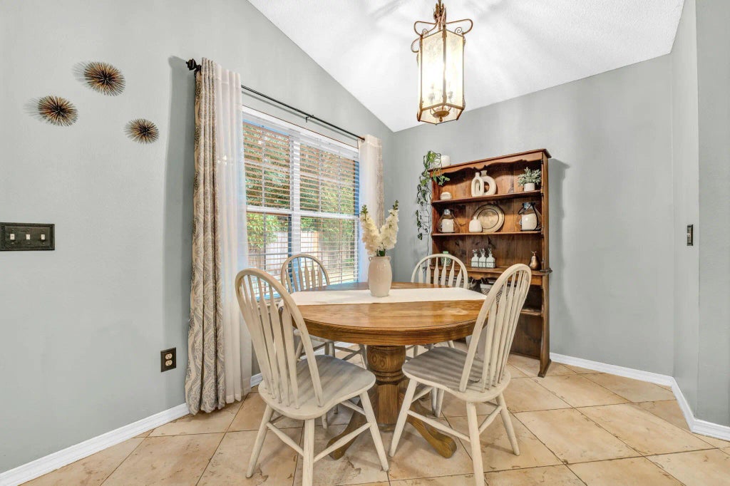 13 of 31 - 1778 Ivalea Circle, Navarre, FL