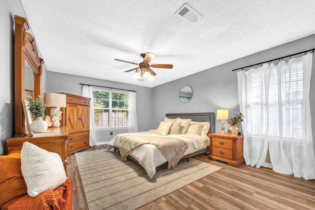 17 of 31 - 1778 Ivalea Circle, Navarre, FL