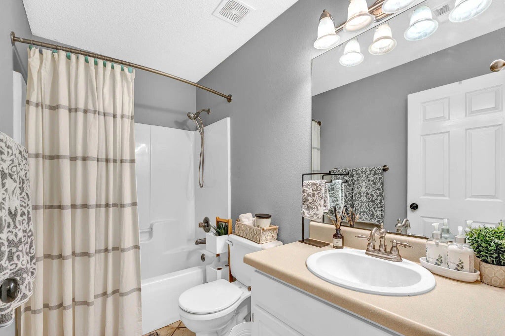 7 of 31 - 1778 Ivalea Circle, Navarre, FL