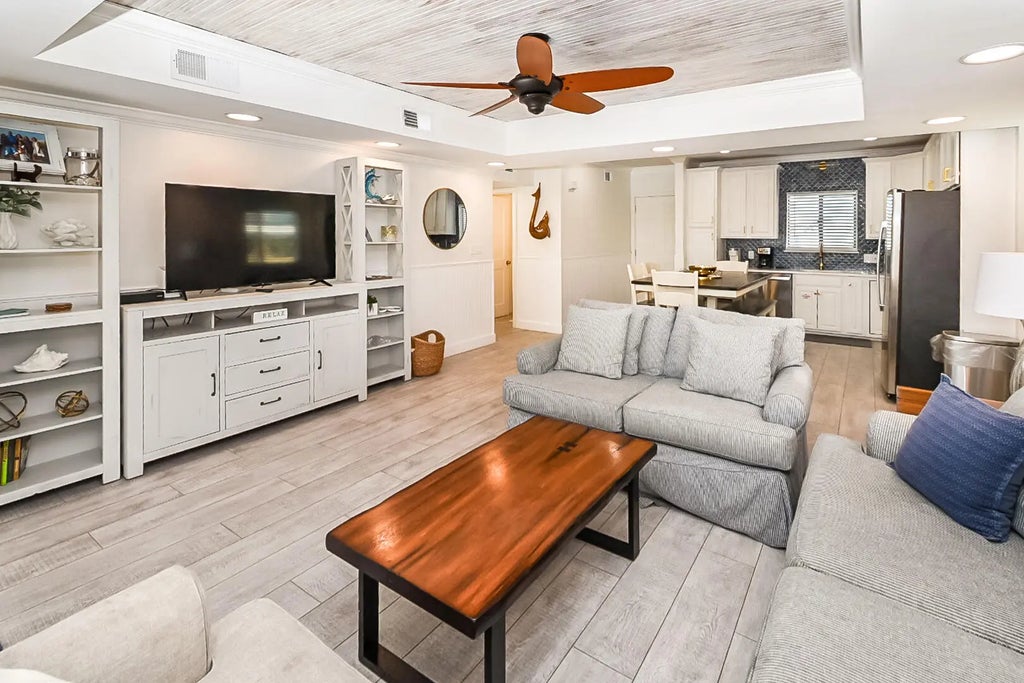 21 of 30 - 775 Gulf Shore Drive 1152, Destin, FL