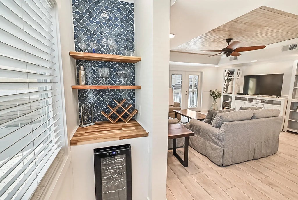 7 of 30 - 775 Gulf Shore Drive 1152, Destin, FL