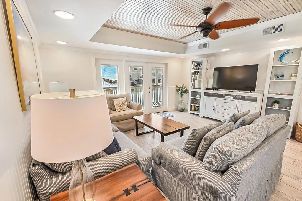 8 of 30 - 775 Gulf Shore Drive 1152, Destin, FL