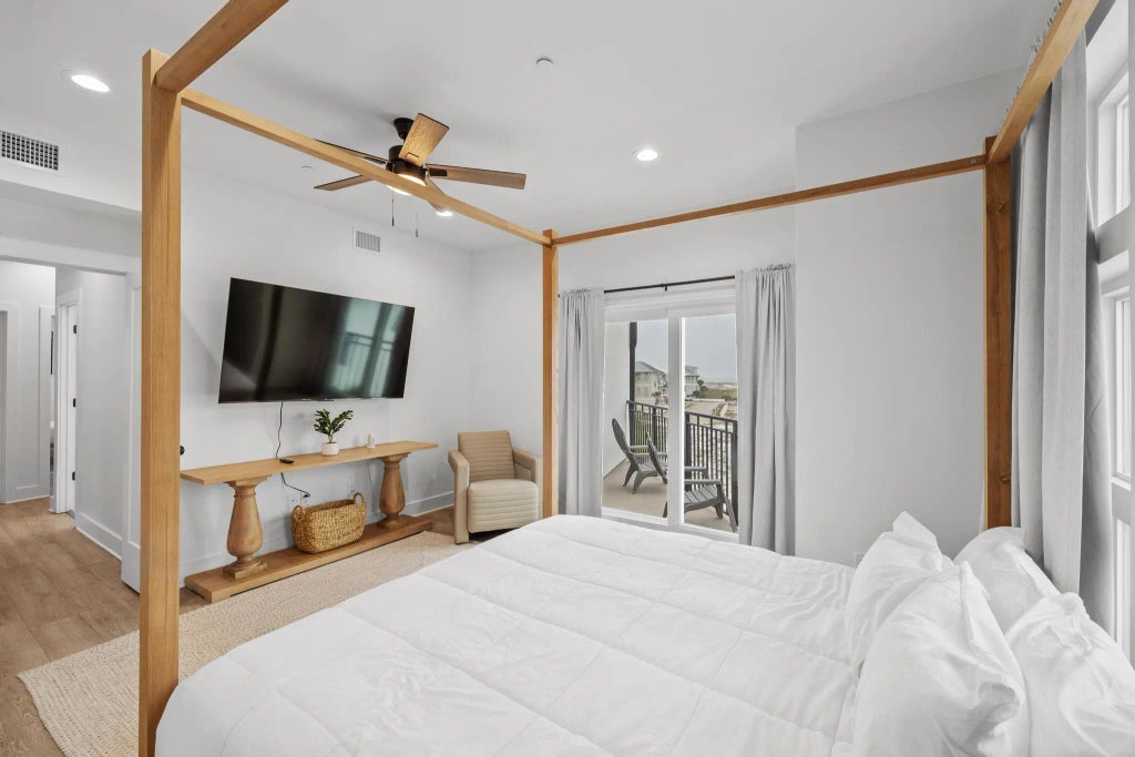 19 of 61 - 34 Gulf Breeze Court, Destin, FL