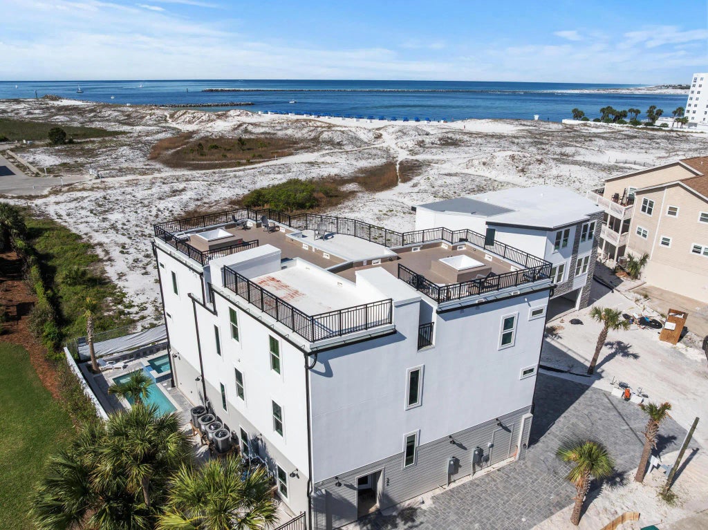 2 of 61 - 34 Gulf Breeze Court, Destin, FL