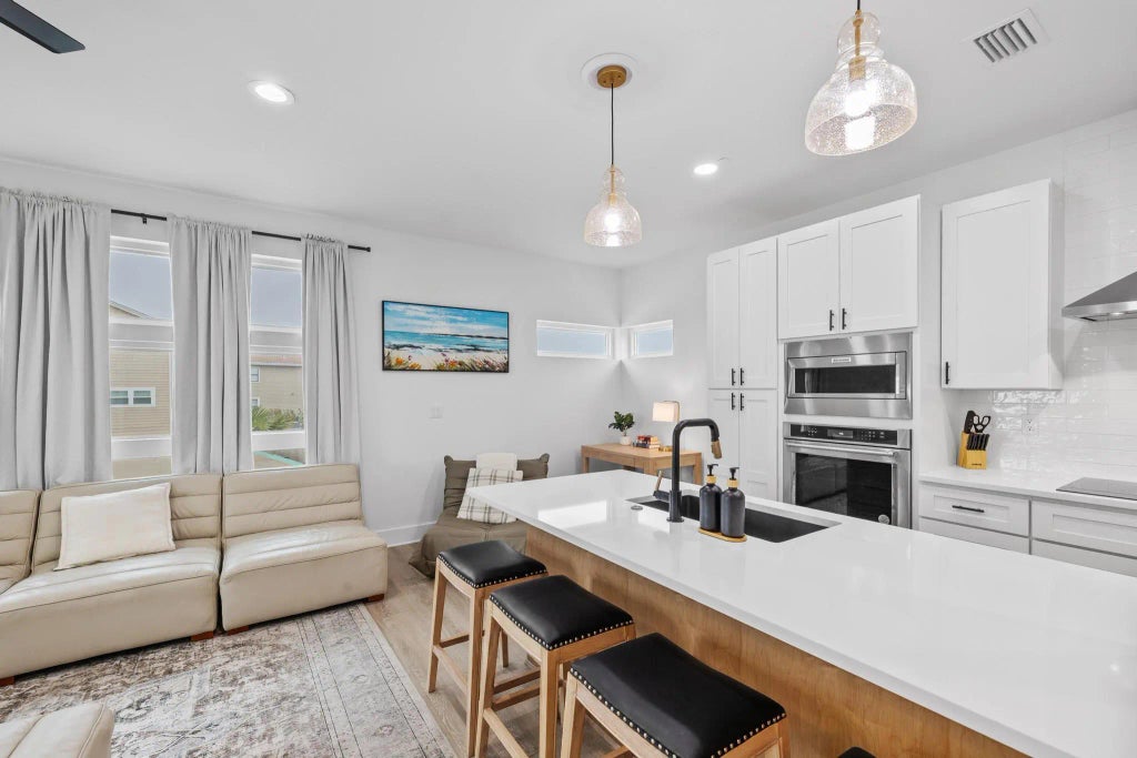 9 of 61 - 34 Gulf Breeze Court, Destin, FL