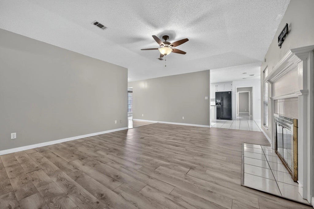 9 of 57 - 3 Neptune Drive, Mary Esther, FL