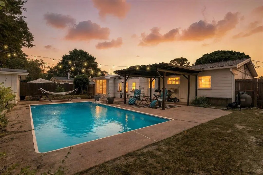 1 of 61 - 331 Nw Linda Lane, Fort Walton Beach, FL