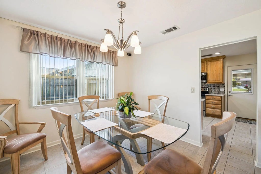 7 of 20 - 370 Dawn Lane, Mary Esther, FL