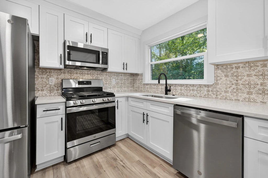 11 of 65 - 220 Edge Avenue, Valparaiso, FL