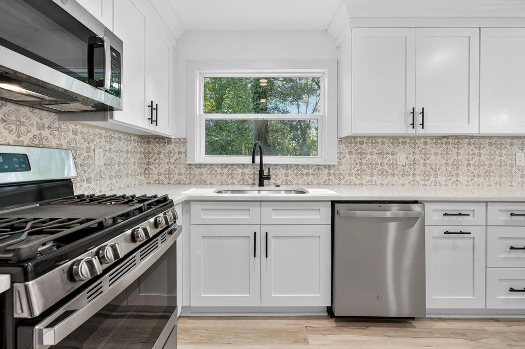 12 of 65 - 220 Edge Avenue, Valparaiso, FL