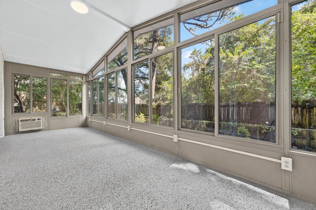 19 of 65 - 220 Edge Avenue, Valparaiso, FL