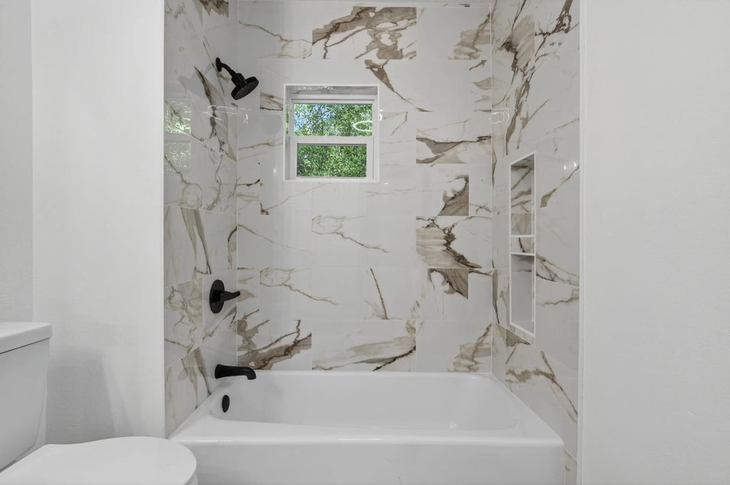 28 of 65 - 220 Edge Avenue, Valparaiso, FL