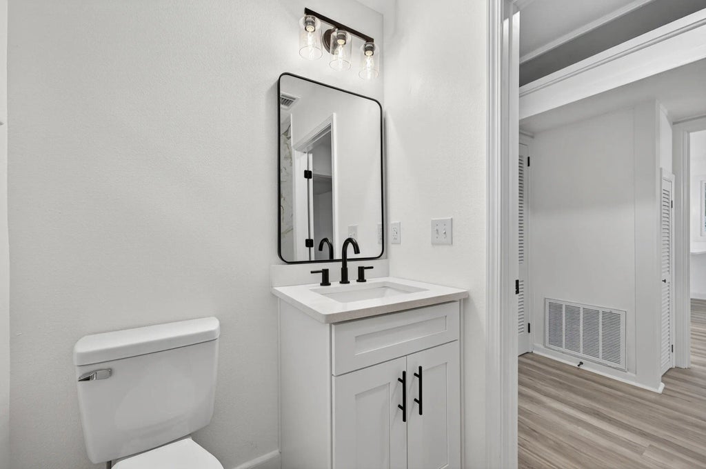 42 of 65 - 220 Edge Avenue, Valparaiso, FL