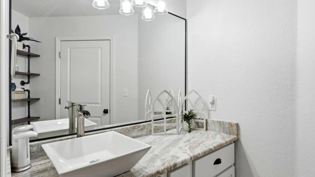 22 of 40 - 22 N Sand Palm Road 15, Freeport, FL