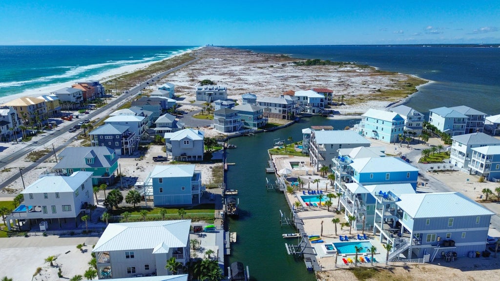 7 of 15 - 7399 Grand Navarre Boulevard, Navarre, FL