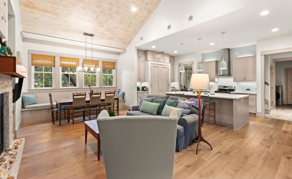 15 of 51 - 321 Seabreeze Boulevard, Seacrest, FL