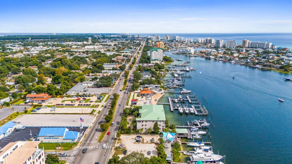 5 of 65 - 602 Harbor Boulevard 203, Destin, FL