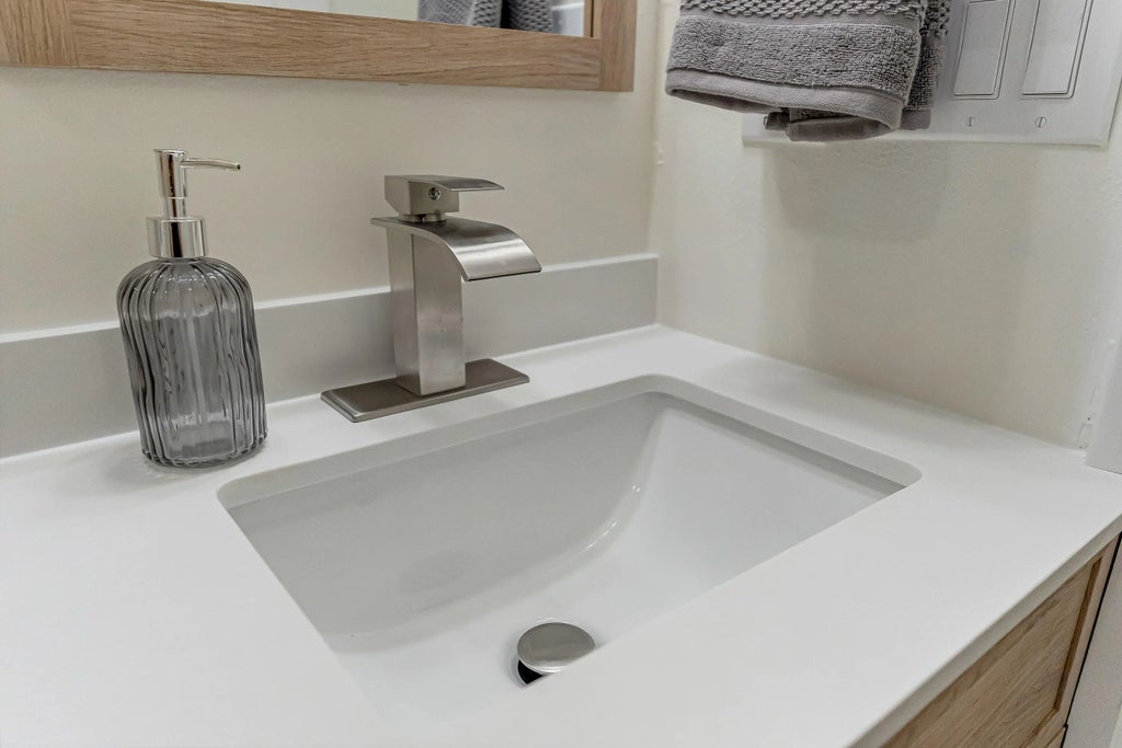 25 of 52 - 15 Oak Lane, Shalimar, FL