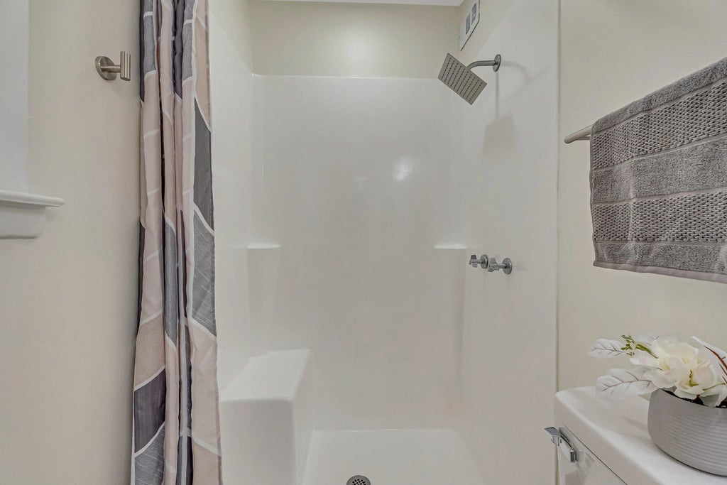 26 of 52 - 15 Oak Lane, Shalimar, FL