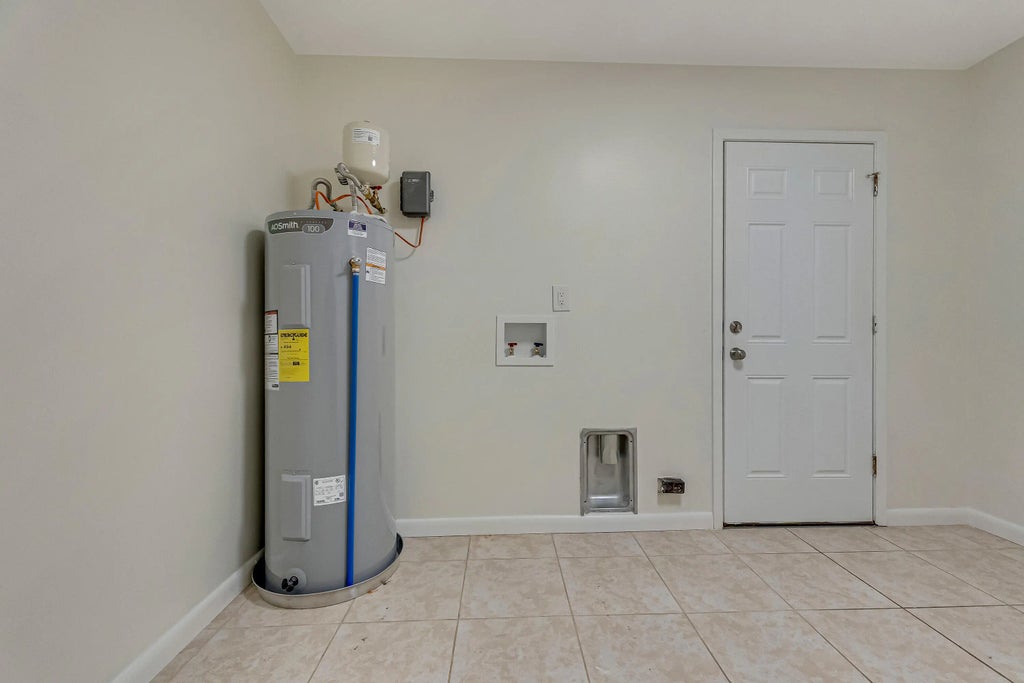 37 of 52 - 15 Oak Lane, Shalimar, FL